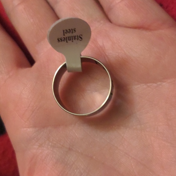 Love Ring NWT Stainless Steel Size 19 Women's Jewelry - Picture 4 of 5